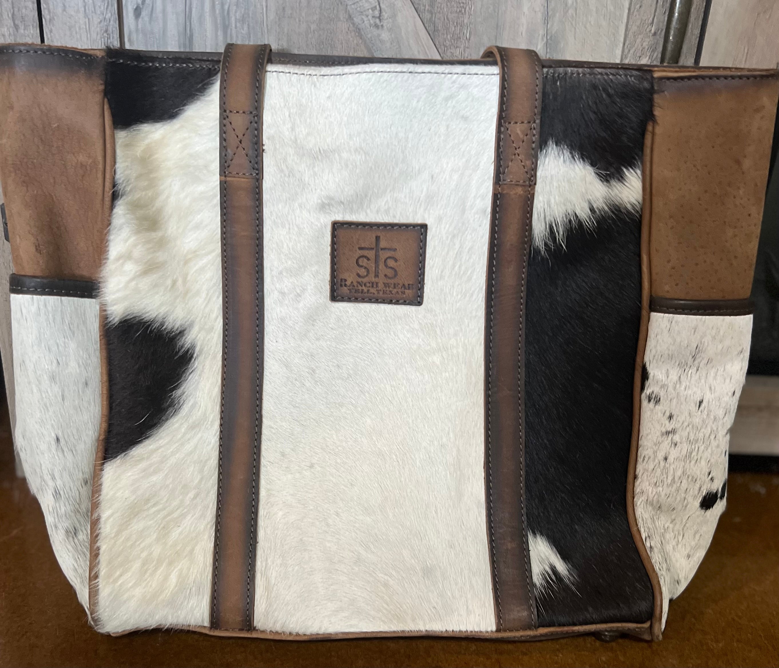 Ranchy Life Cowhide Heritage Tote Fun Funky Leather sTs Ranchwear closeup view of hide